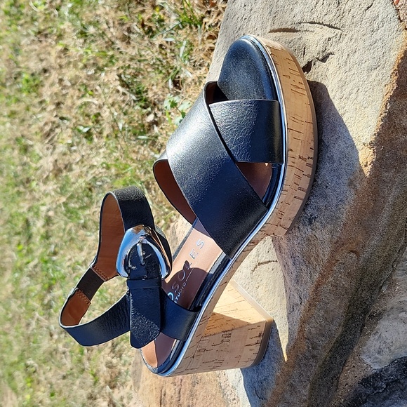 NWOT AEROSOLES LEATHER ZEPHYR PLATFORM SANDAL - Picture 10 of 11